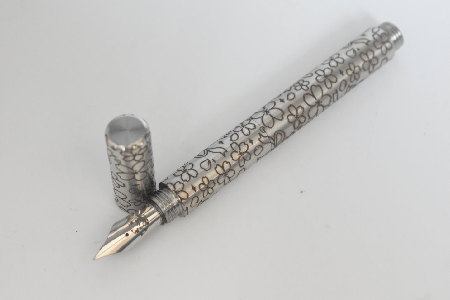 Anti Pocket Pocket Pen - Sakura and Bows