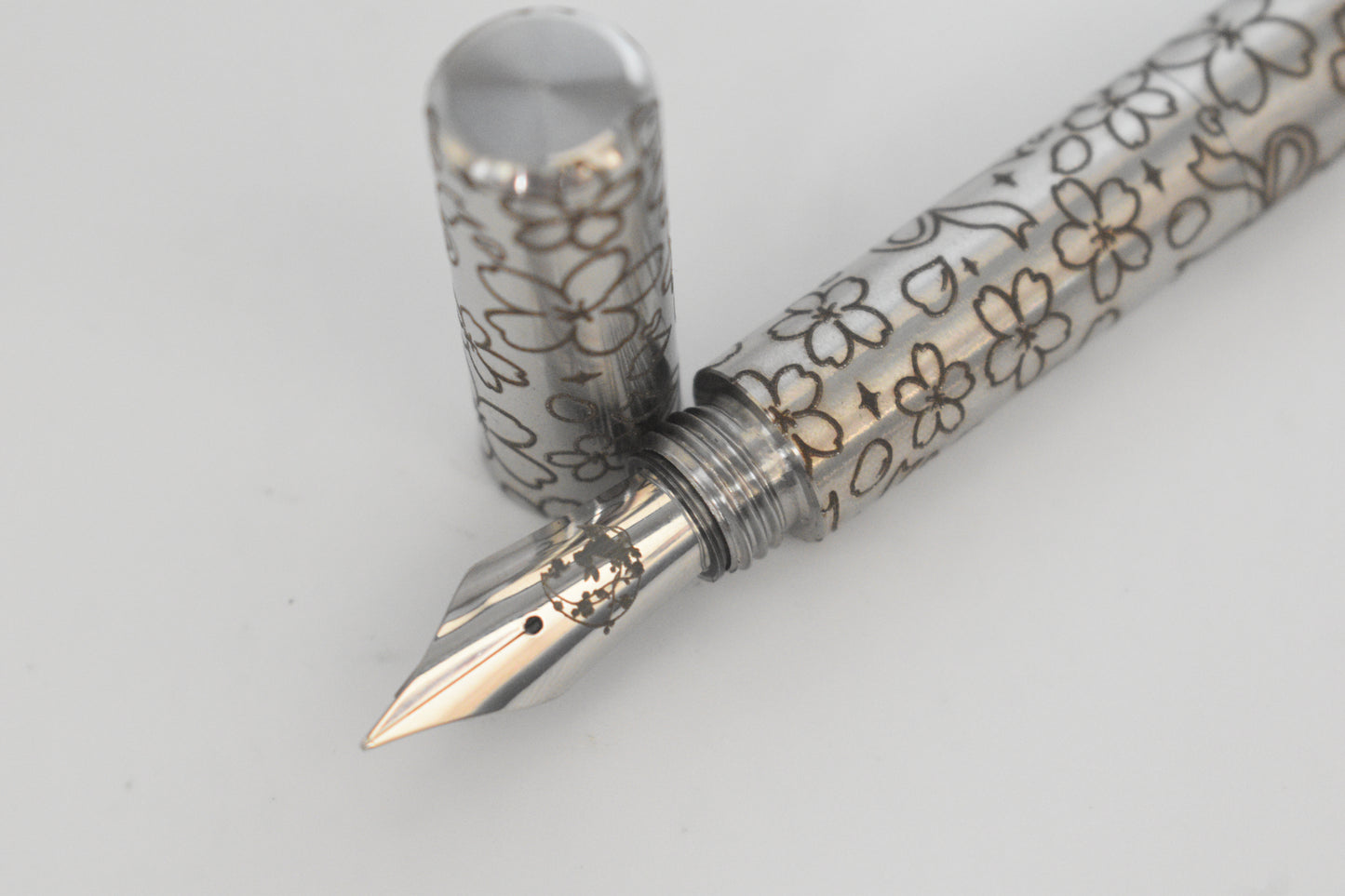 Anti Pocket Pocket Pen - Sakura and Bows