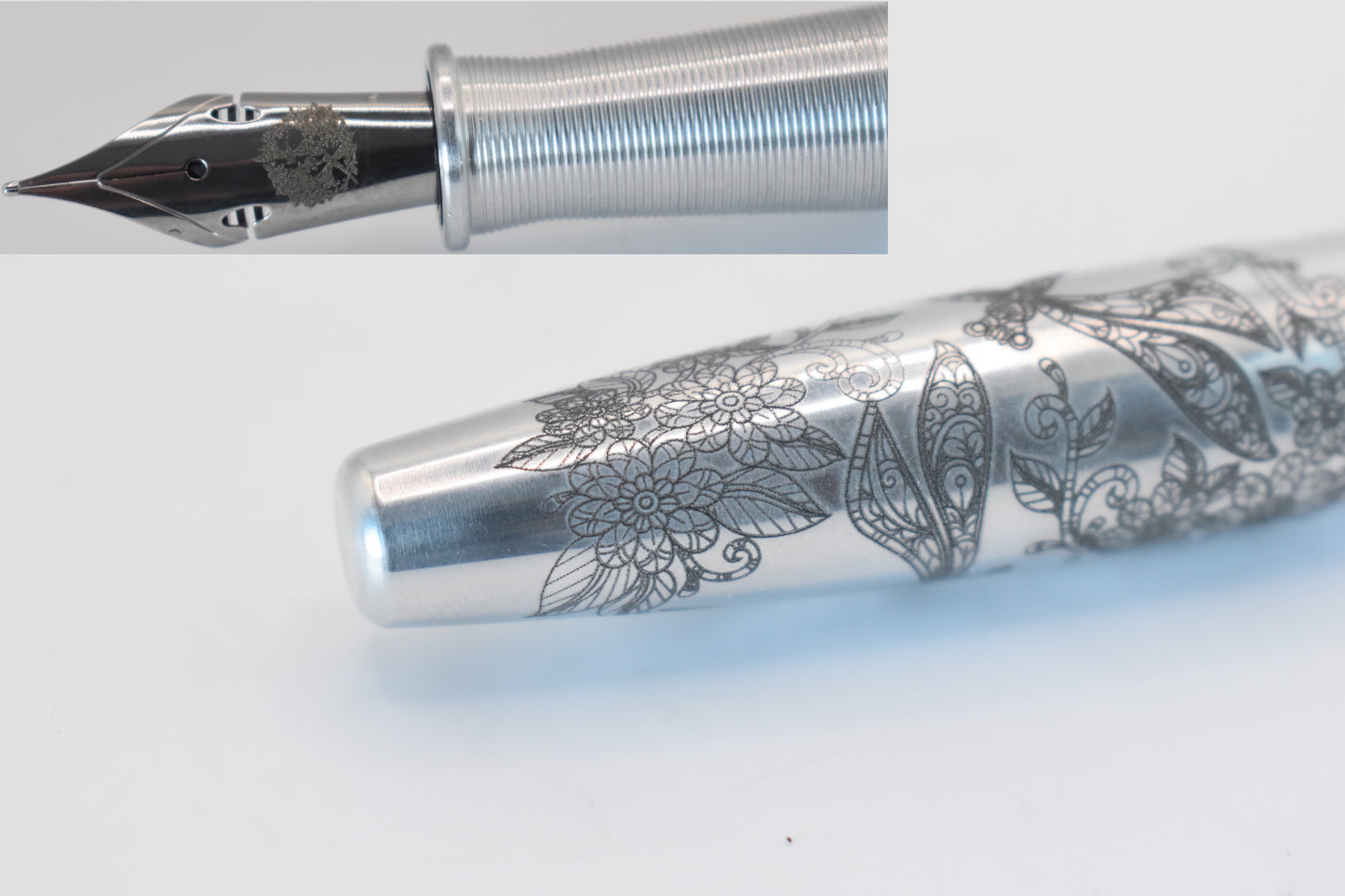 Dragonfly - Aluminium - Click to select engraving